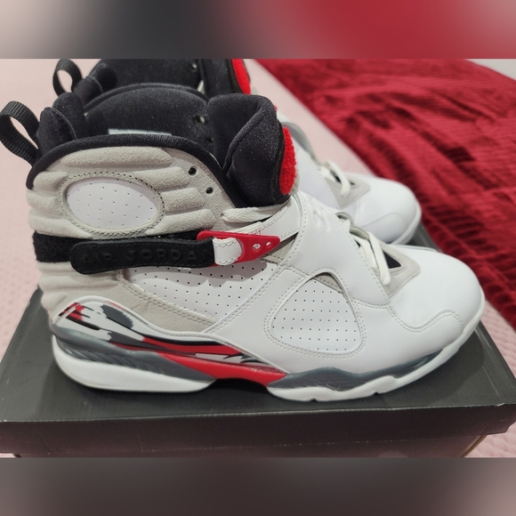 Jordan 8 Retro Bugs Bunny 2013 main image 5